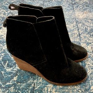 Lucky Brand Black Suede Wedge Boots (Women’s Size 9)